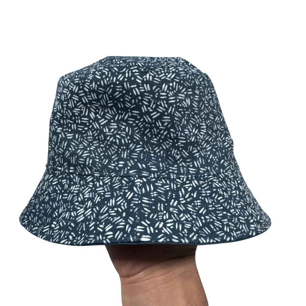Lululemon Reversible Bucket Hat Unisex OS Navy Teal Dash Print Sun Hat